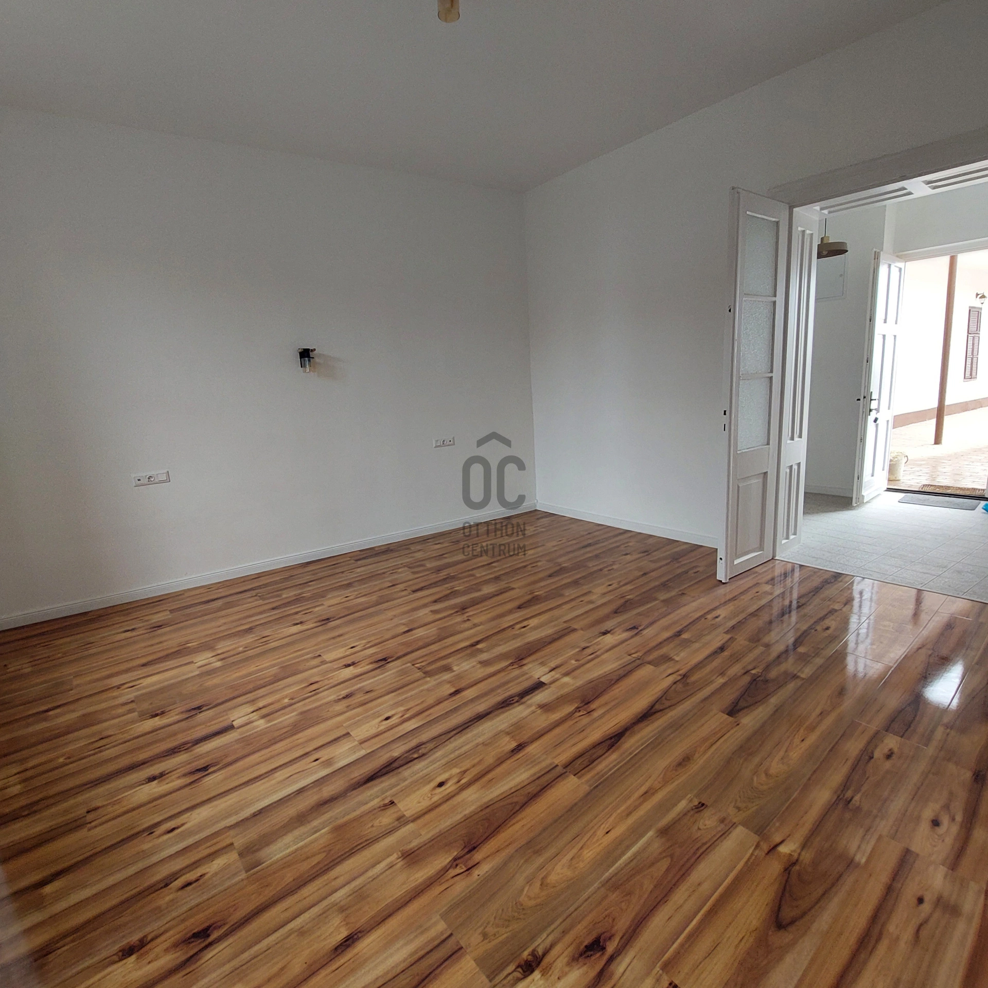 Ház-családi ház eladó – 5 szoba – Véménd