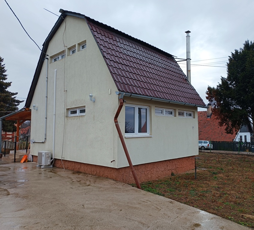 Ház-családi ház eladó – 2 szoba – Erdőkertes