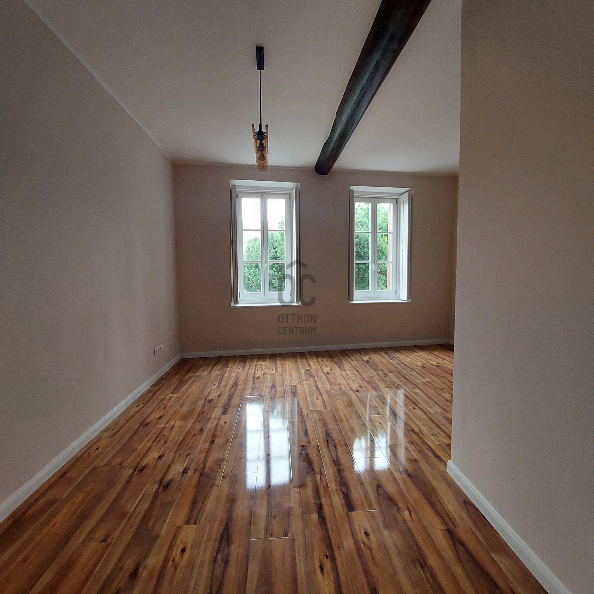 Ház-családi ház eladó – 5 szoba – Véménd