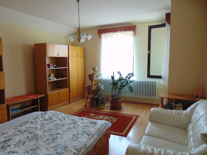 Ház-családi ház eladó – 5 szoba – Győr