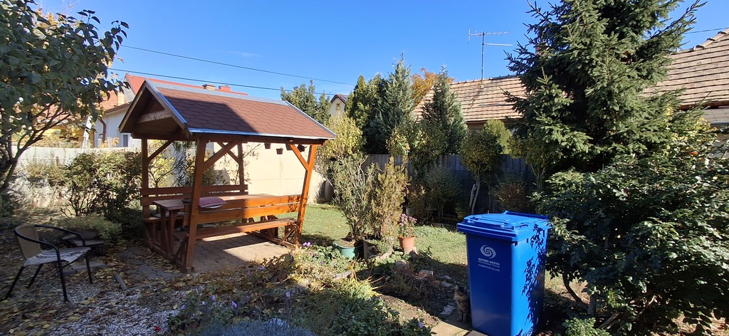 Ház-családi ház eladó – 4 szoba – Pécs