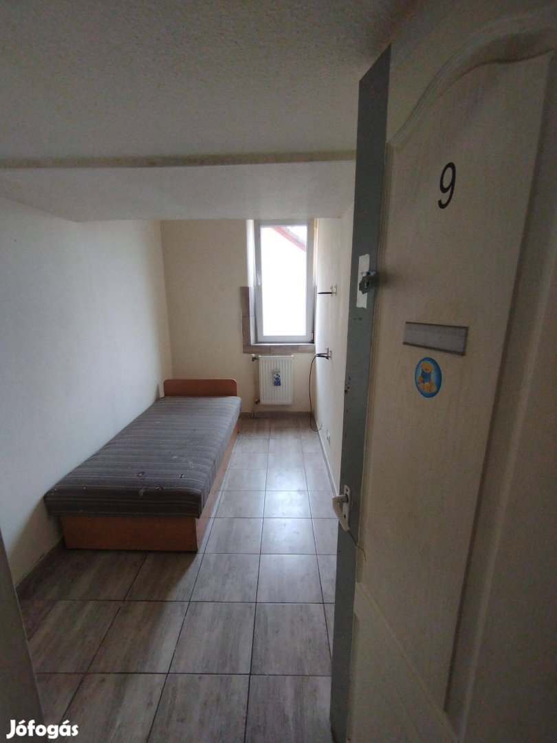 Szoba-kiadó kiadó – 1 szoba – Budapest XVI.kerület