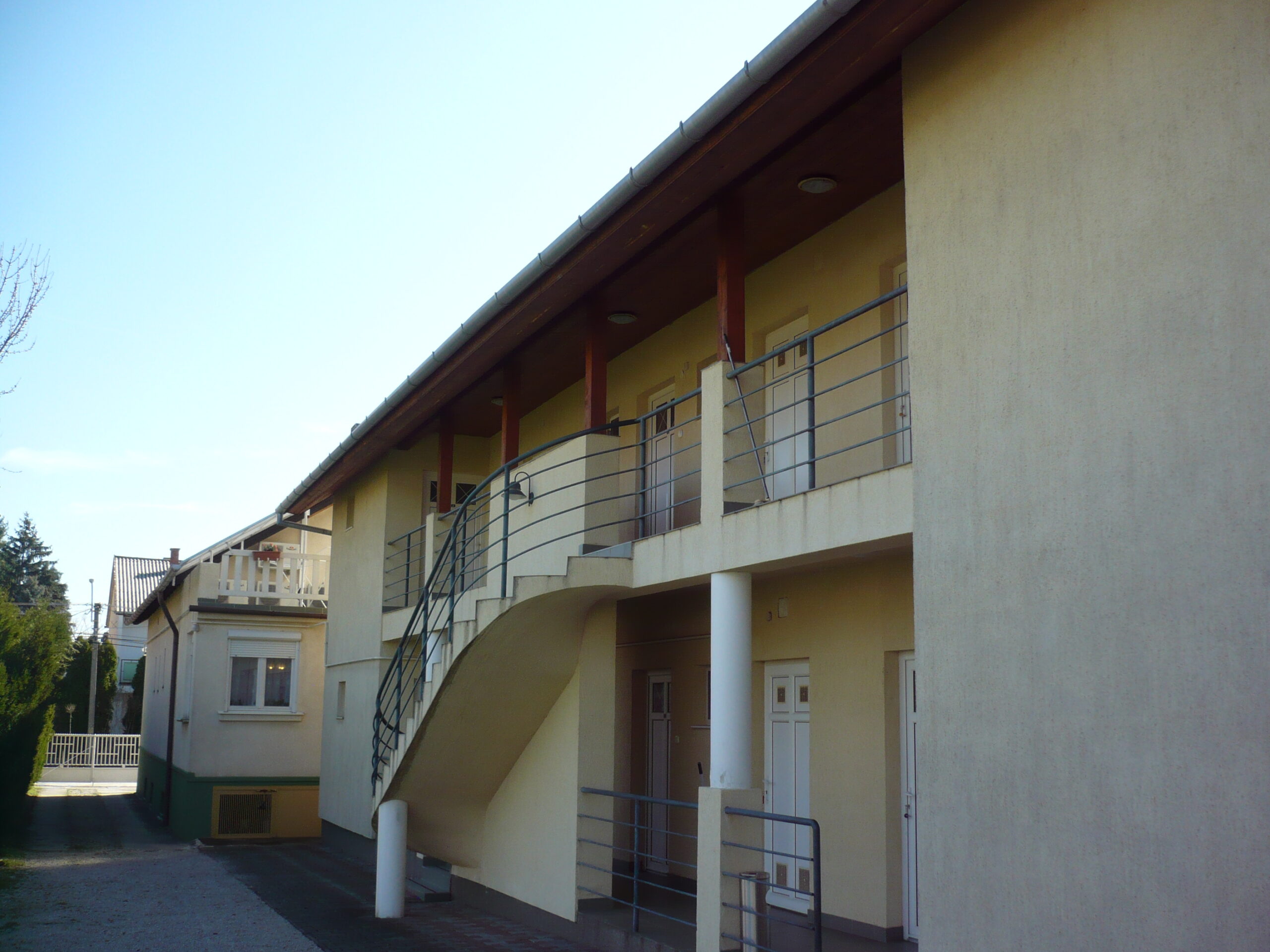 Ház-családi ház eladó – 10 szoba< – Zalakaros