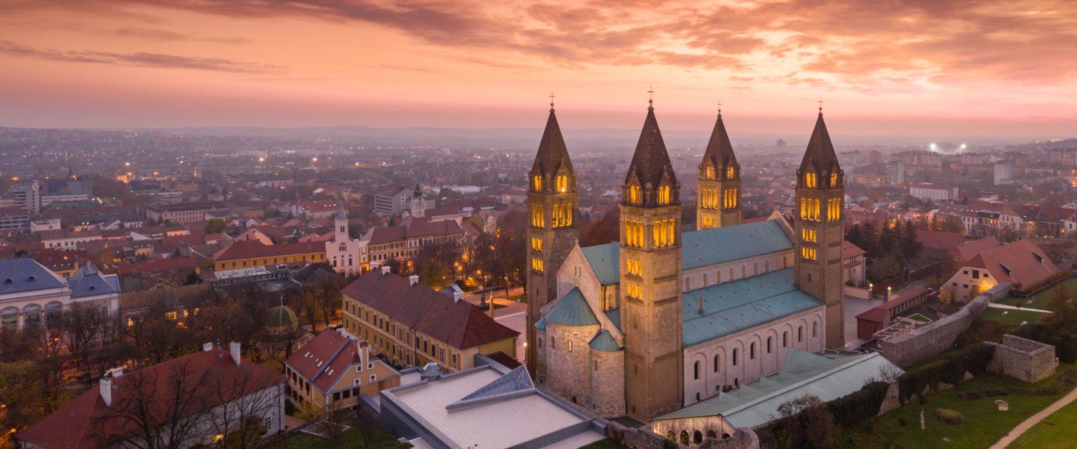 Ház-családi ház kiadó – 6 szoba – Pécs