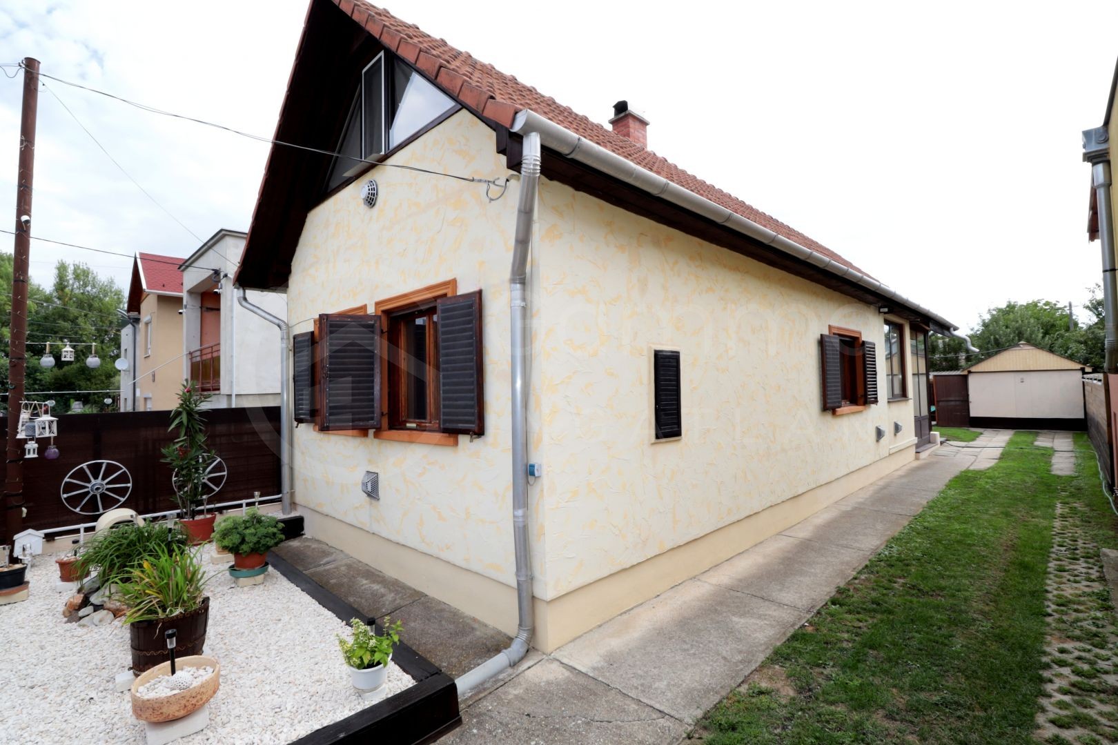 Ház-családi ház eladó – 4 szoba – Sajószöged