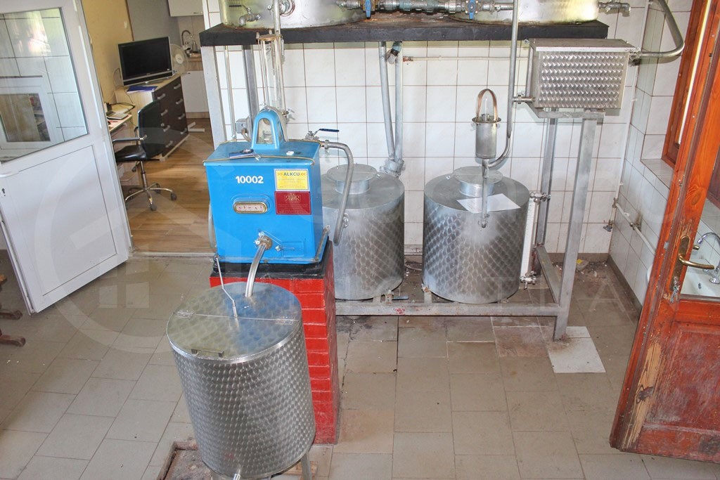 Ipari ingatlan-raktár-csarnok eladó közvetítőtől – Ináncs