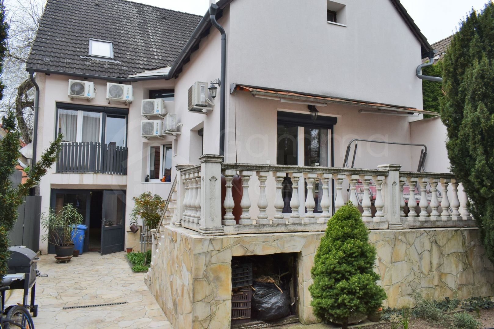 Ház-családi ház eladó – 5 szoba – Debrecen