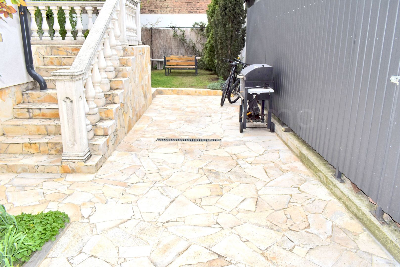 Ház-családi ház eladó – 5 szoba – Debrecen