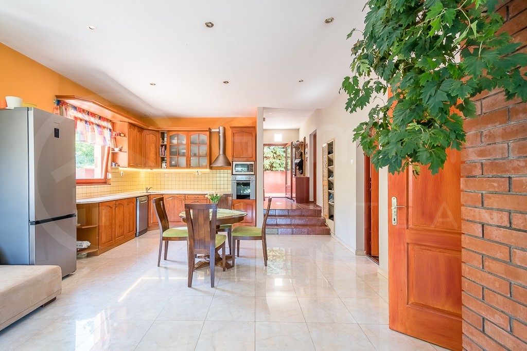 Ház-családi ház eladó – 4 szoba – Miskolc