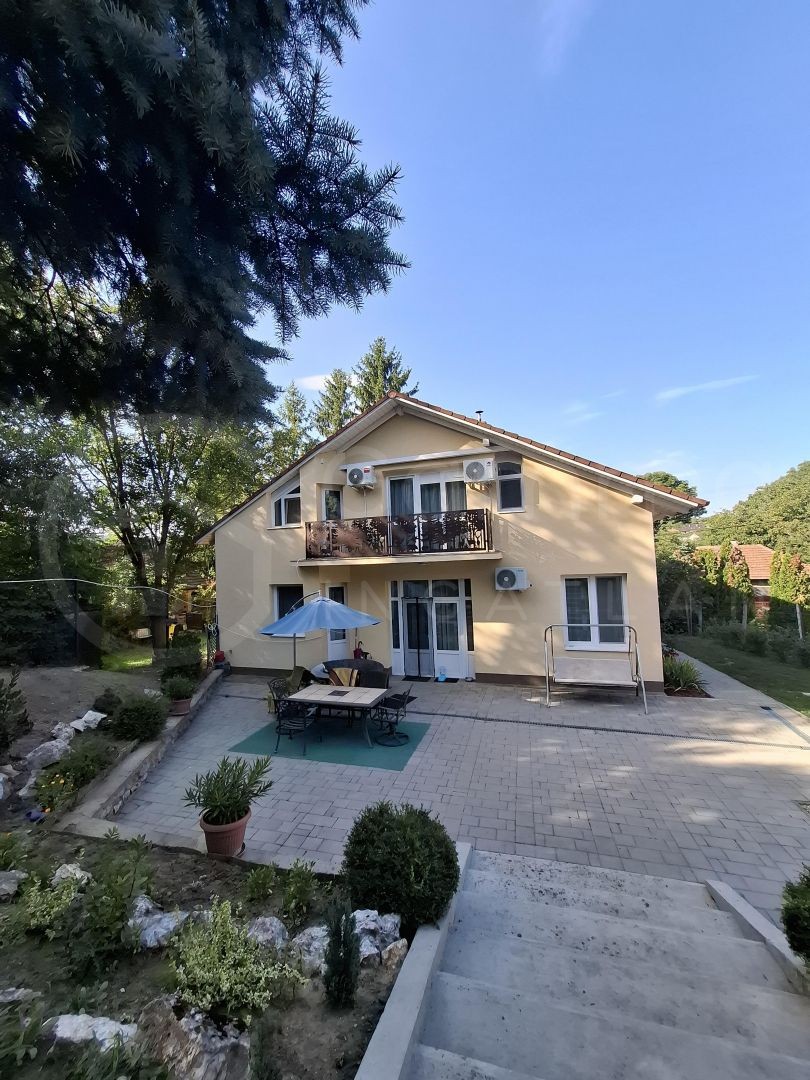 Ház-családi ház eladó – 6 szoba – Miskolc