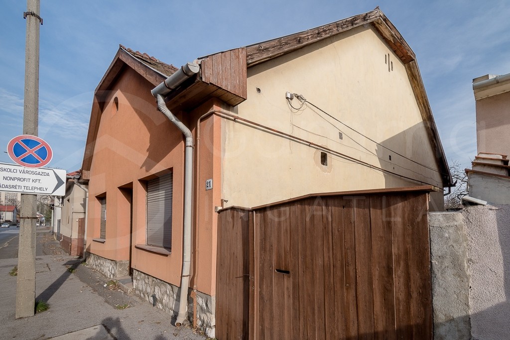 Ház-családi ház eladó – 4 szoba – Miskolc