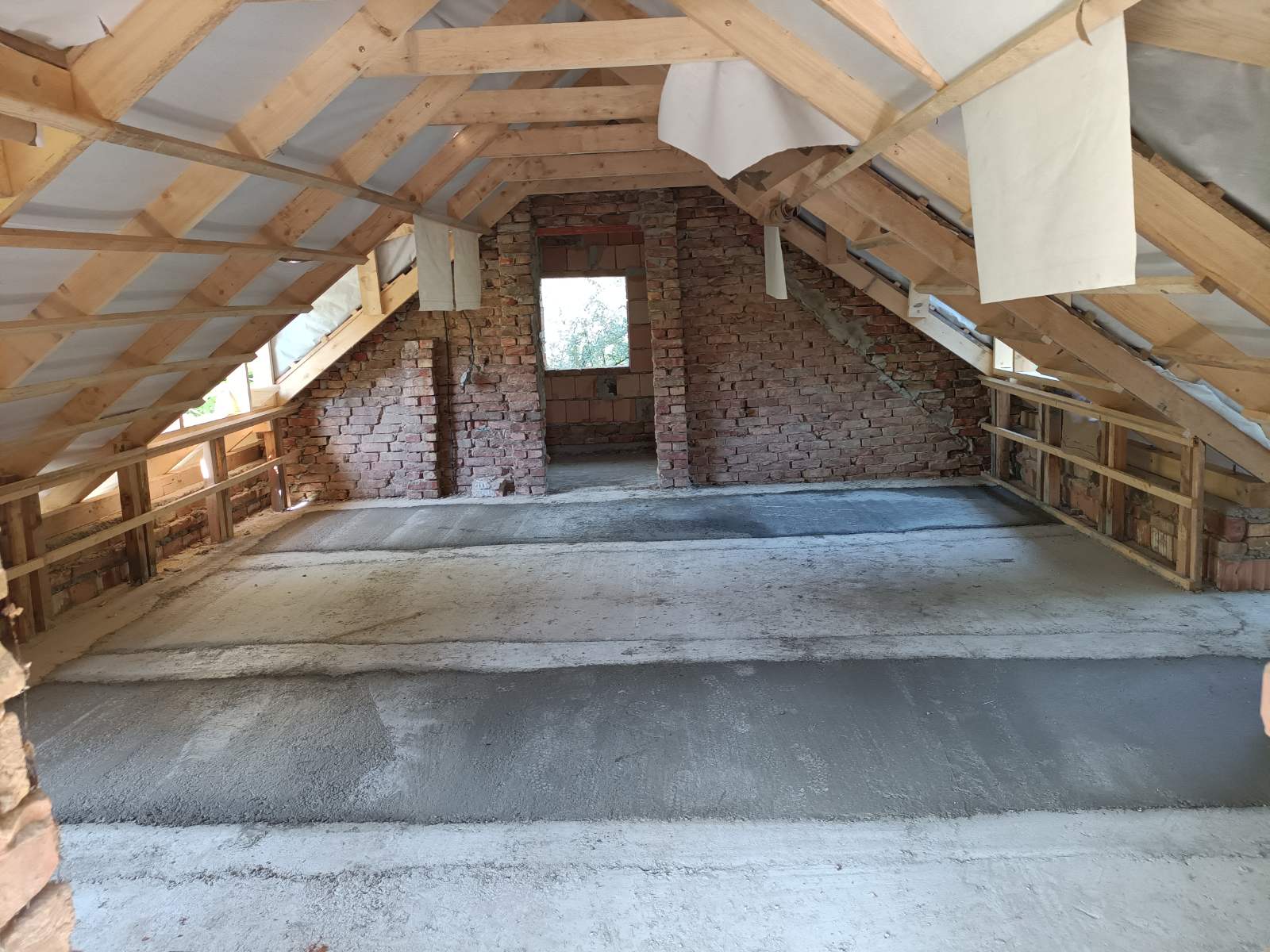 Lakás kiadó – 1 szoba – Baj