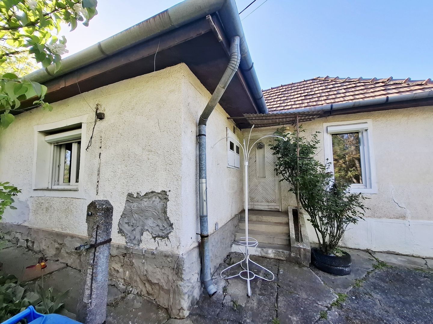 Ház-családi ház eladó – 4 szoba – Miskolc