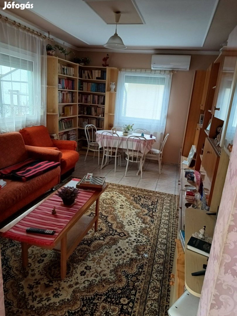 Ház-családi ház eladó – 2 szoba – Komárom