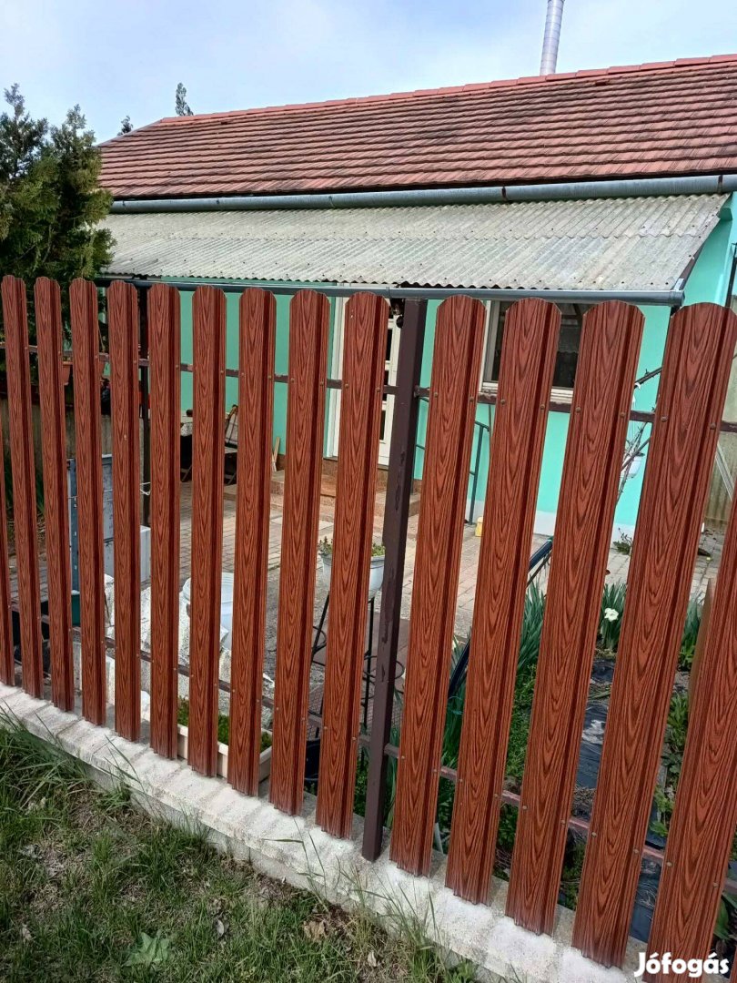 Ház-családi ház eladó – 2 szoba – Komárom