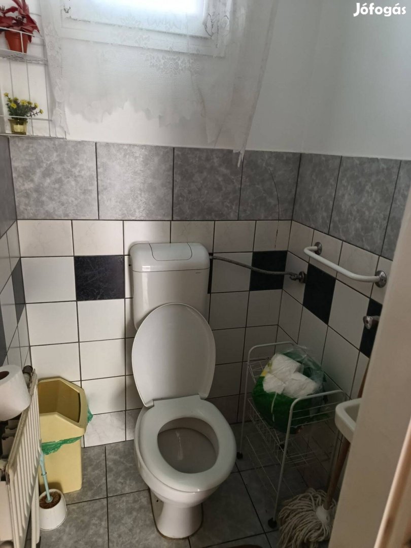 Ház-családi ház eladó – 2 szoba – Komárom