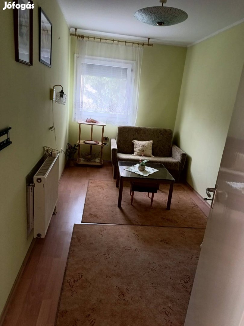 Ház-családi ház eladó – 2 szoba – Komárom