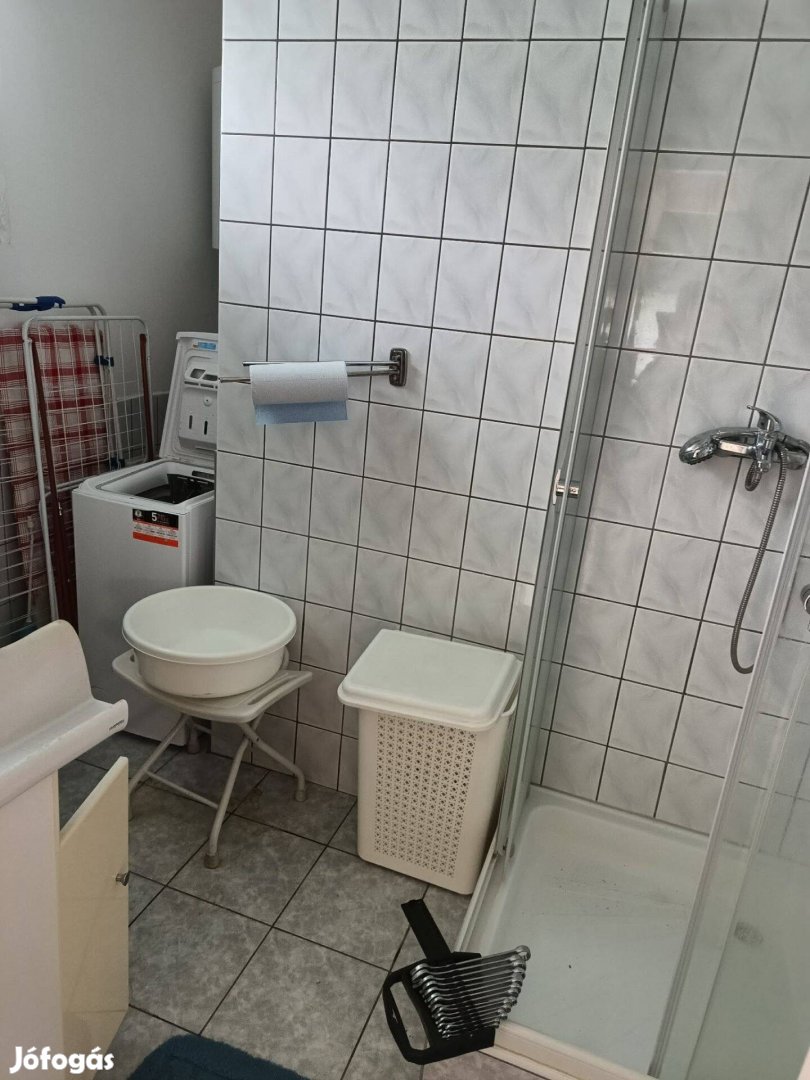 Ház-családi ház eladó – 2 szoba – Komárom