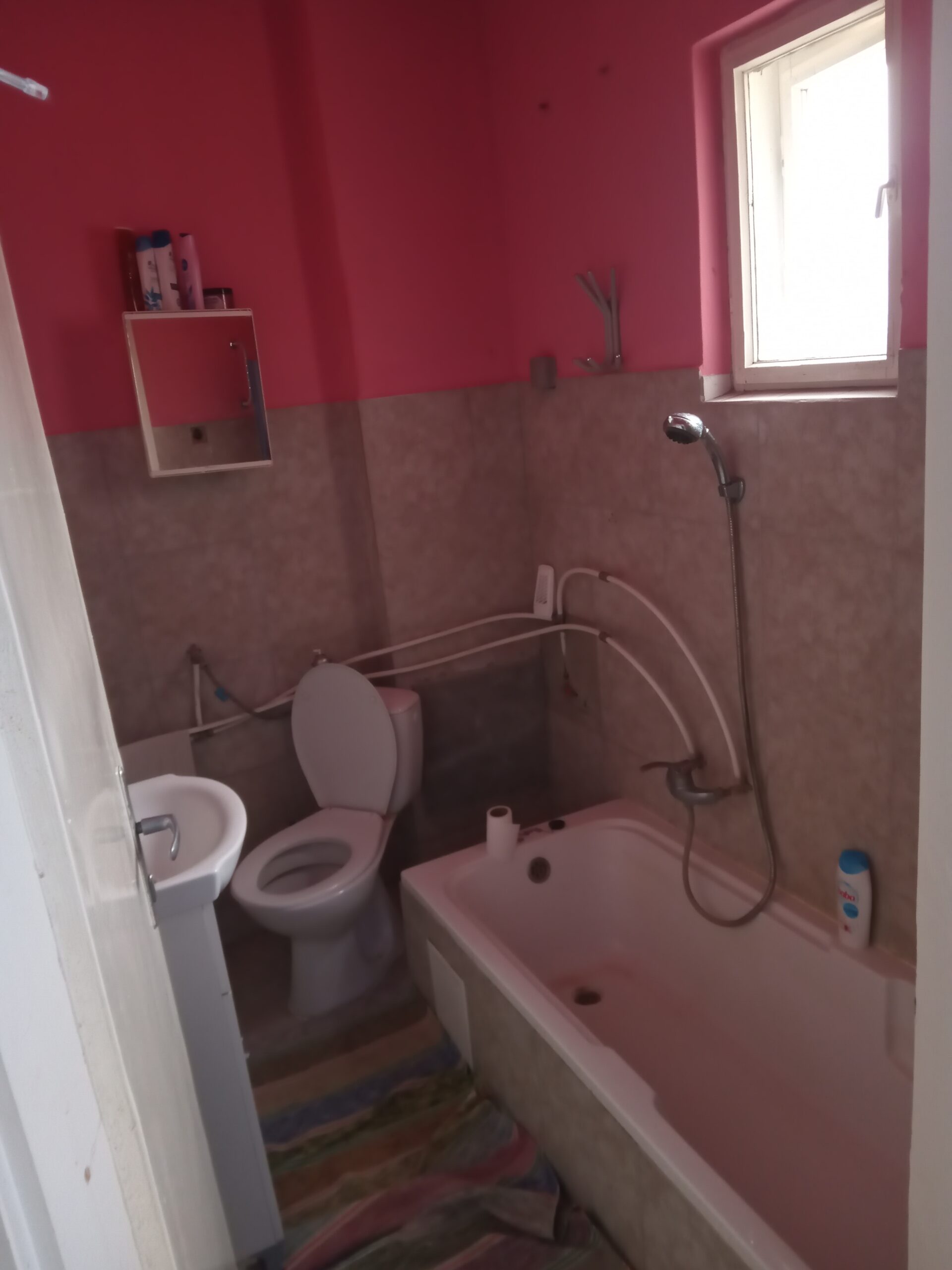 Ház-családi ház eladó – 3 szoba – Kőtelek