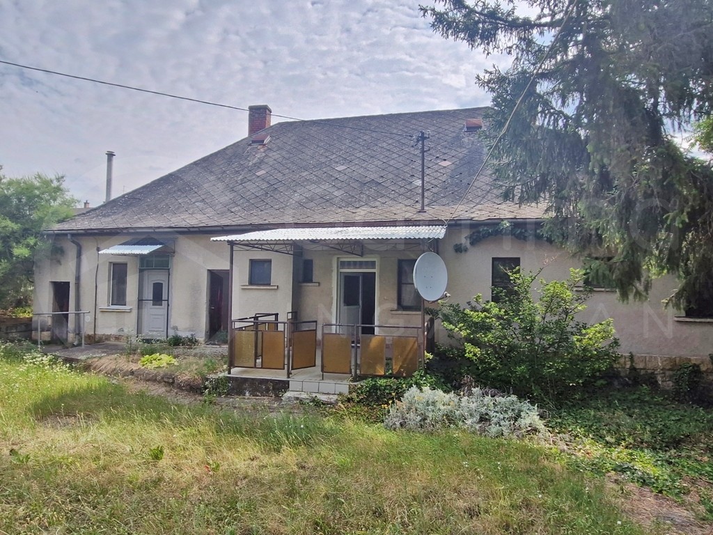 Ház-családi ház eladó – 5 szoba – Szerencs