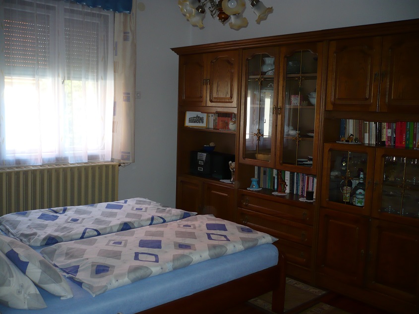 Ház-családi ház eladó – 7 szoba – Balatonlelle