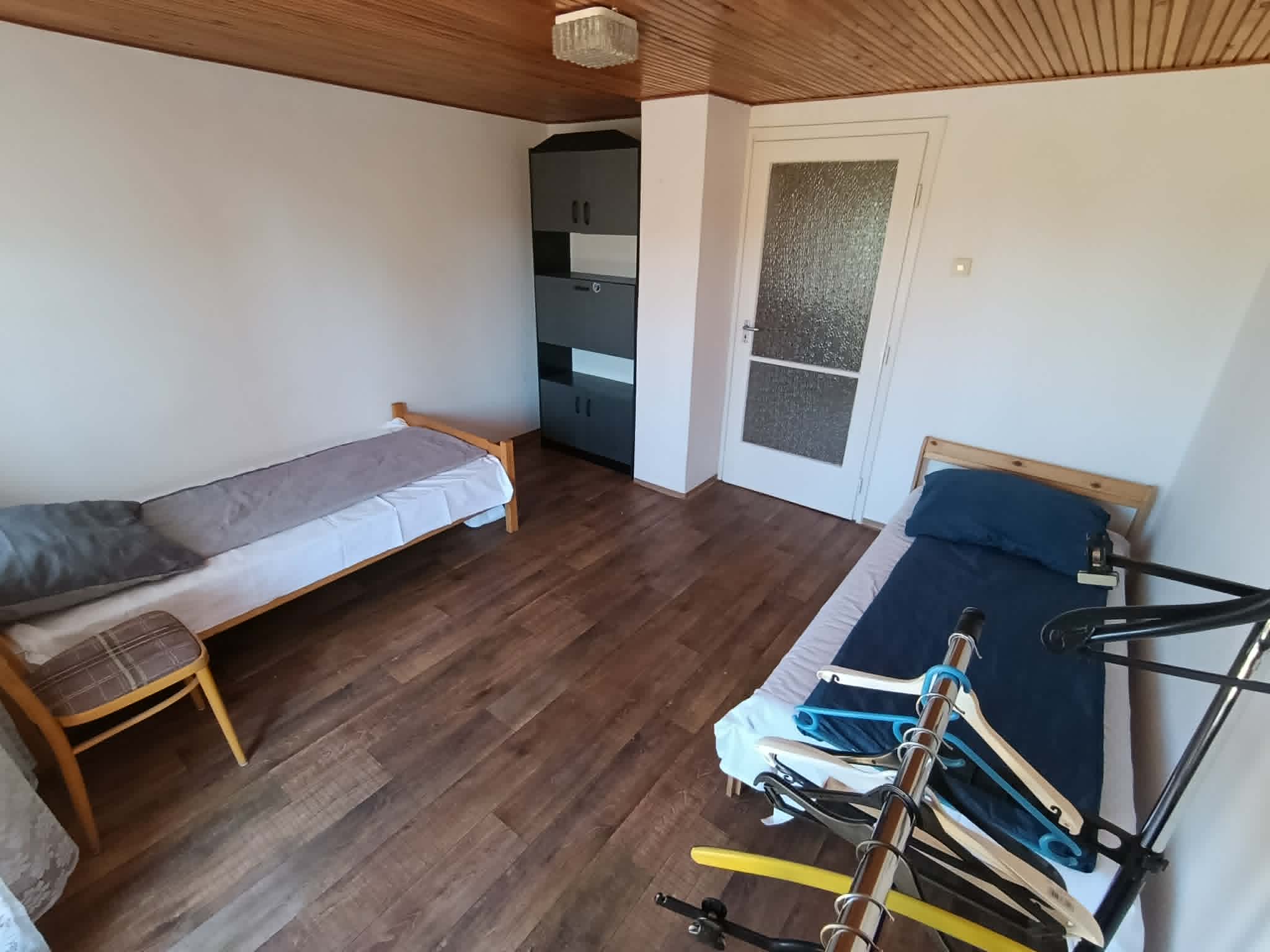 Ház-családi ház kiadó – 2 szoba – Balatonlelle