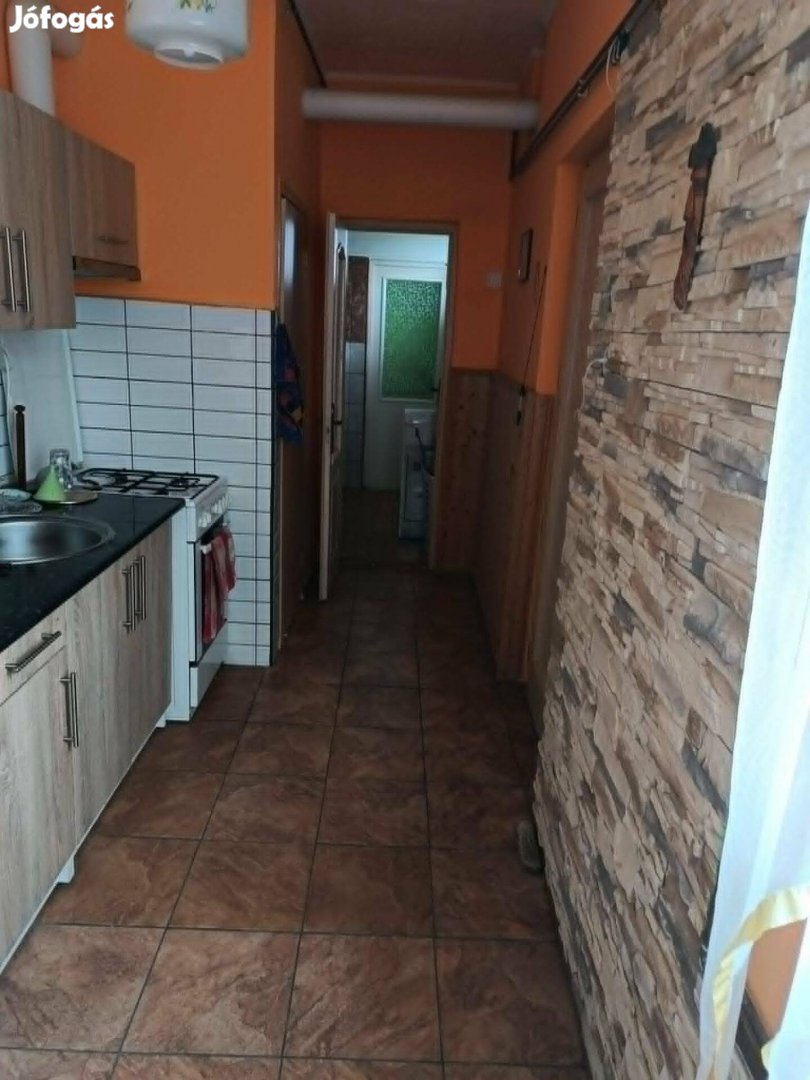 Ház-családi ház eladó – 3 szoba – Komárom