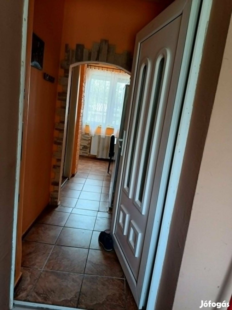 Ház-családi ház eladó – 3 szoba – Komárom