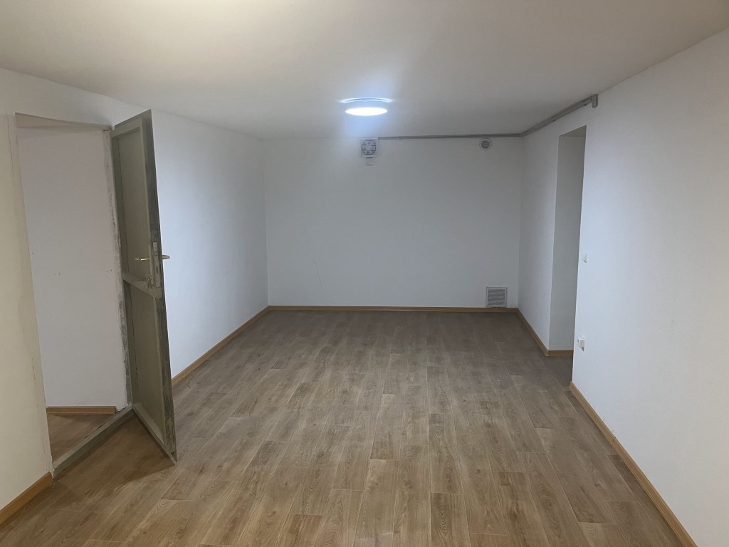 Ipari ingatlan-raktár-csarnok kiadó tulajdonostól – Budapest XXI.kerület