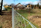 Kerítésépítés, drótháló, drótfonat, vadháló, oszlop, kapu, kerítés építés
