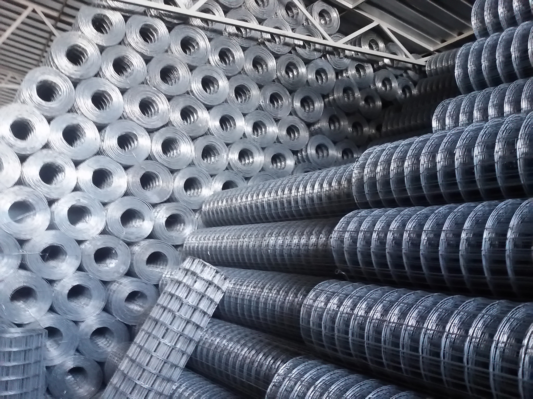 Beton lábazati elem, drótfonat, drótháló, vadháló, oszlop, kapu, kerítés